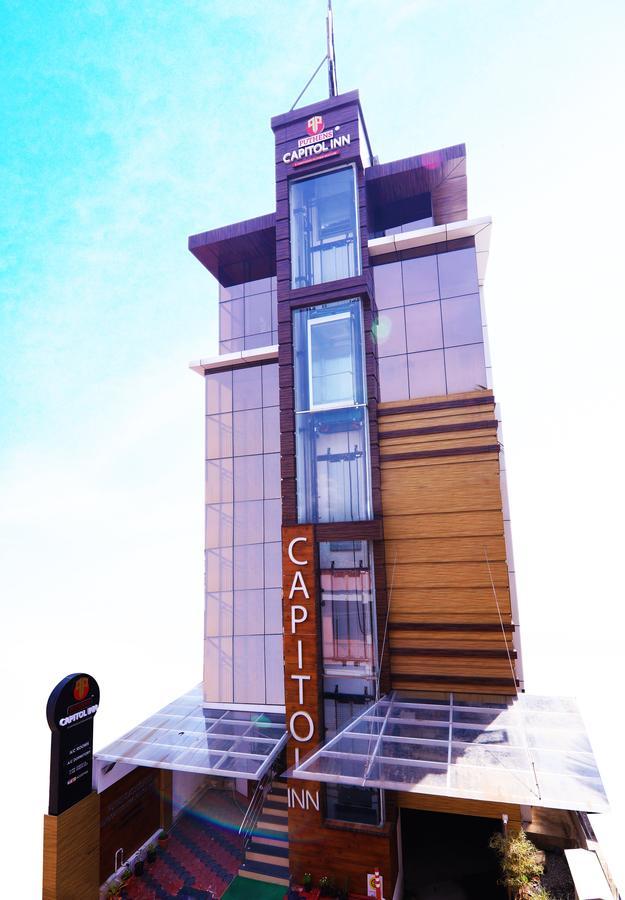 Oyo 18604 Puthens Capitol Inn Kochi ภายนอก รูปภาพ